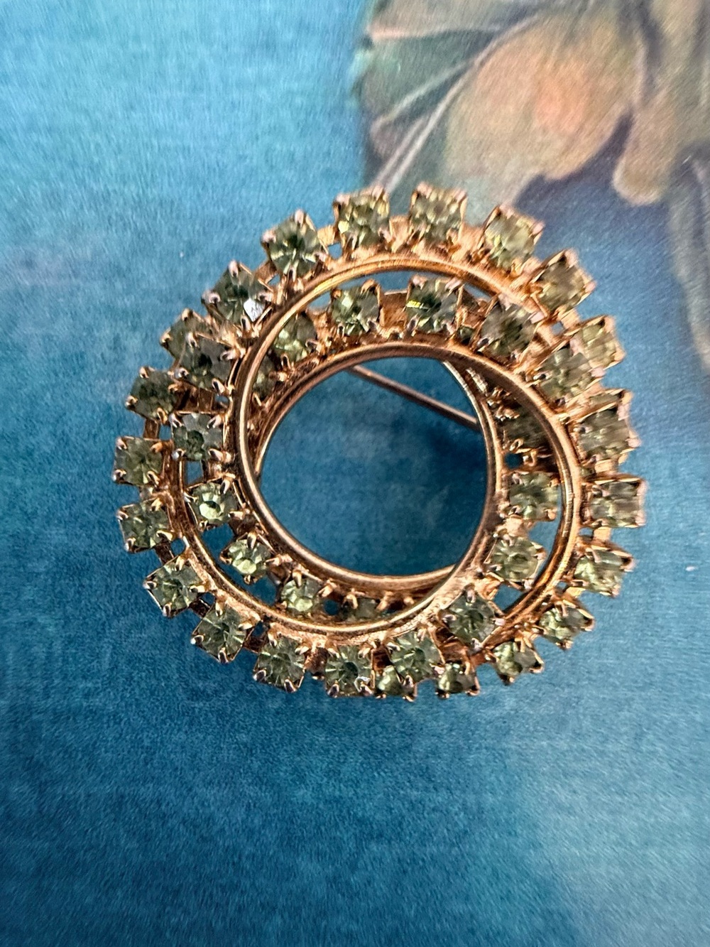 Gold-Tone Circular Green Crystal Brooch - Elegant Women's Jewelry